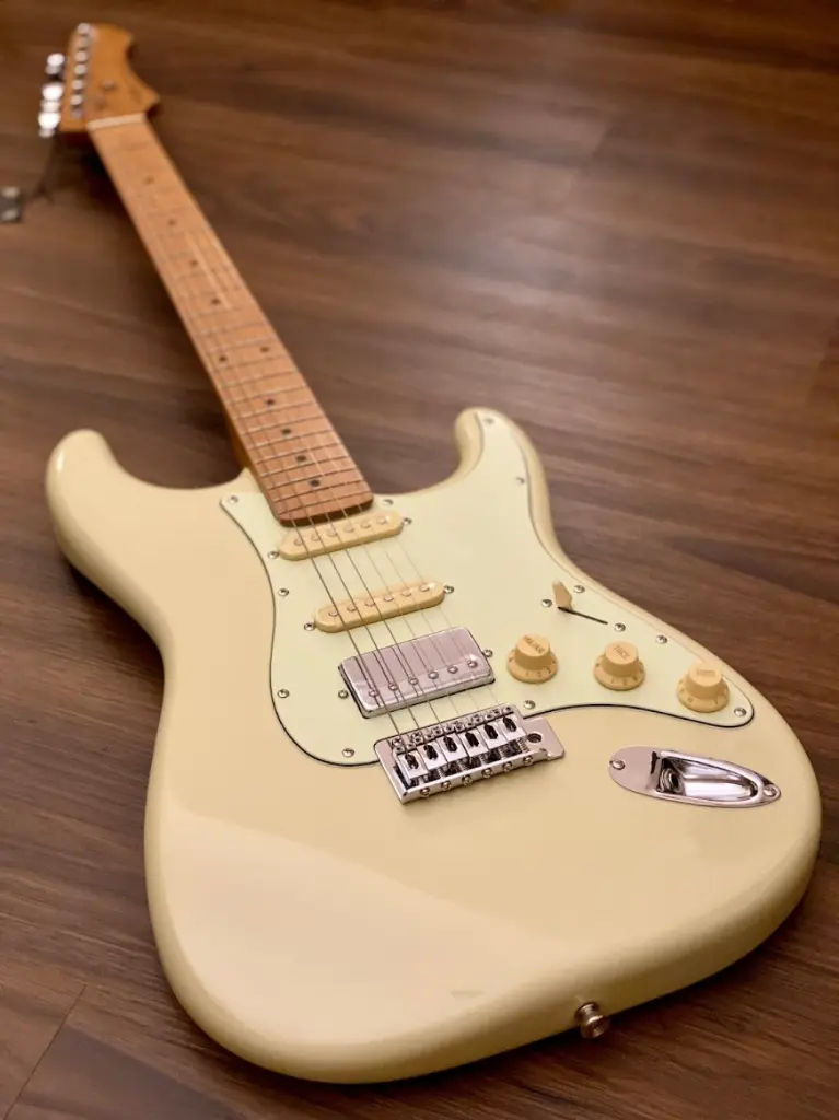 SQOE SEST600 HSS ROASTED MAPLE SERIES IN VINTAGE WHITE-1000x1334.webp