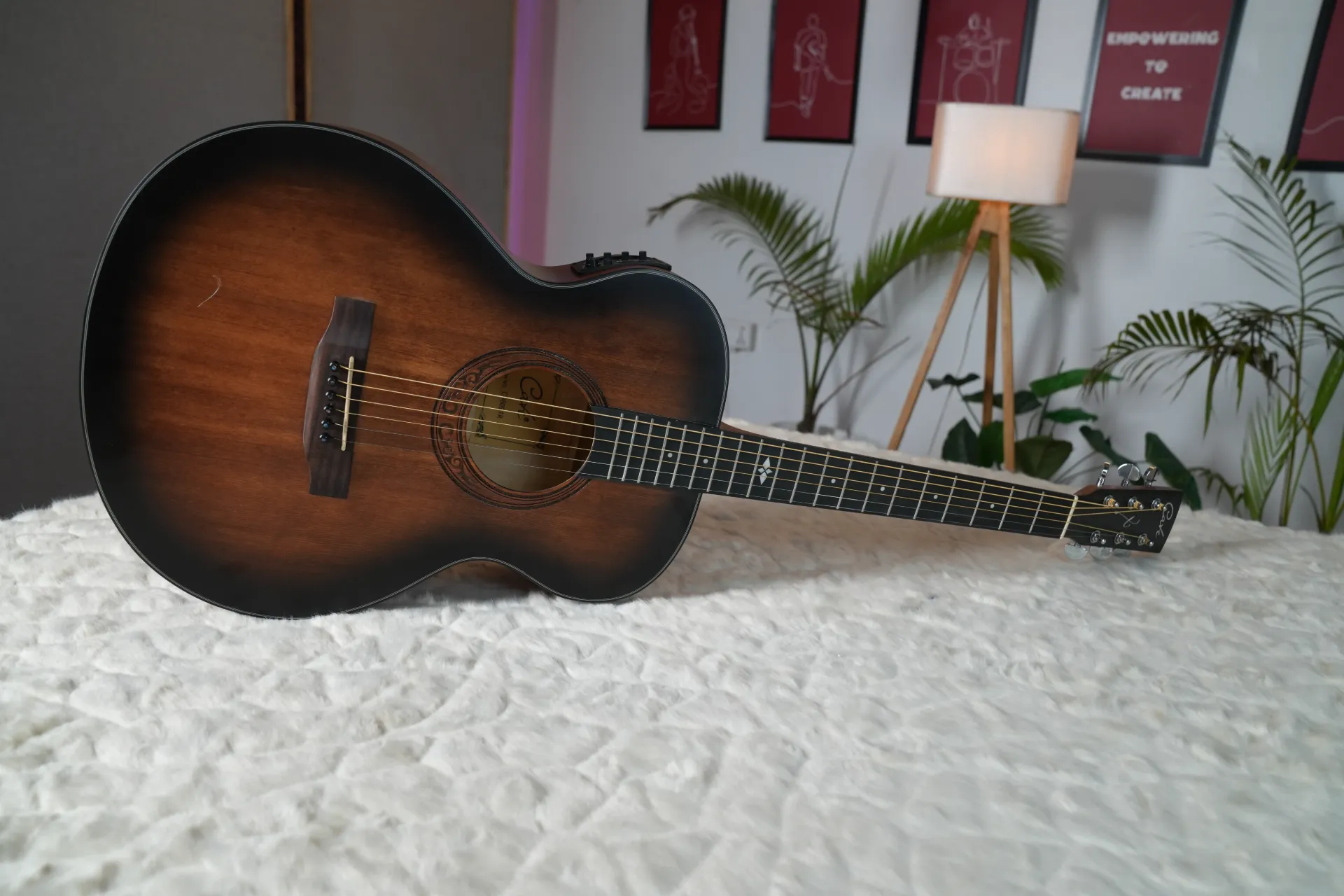 Cate CD805 Semi-Acoustic Guitar with 4-band EQ-Tuner (Sunbrust) (Combo-Bag, string, belt, capo, 1-Pick)